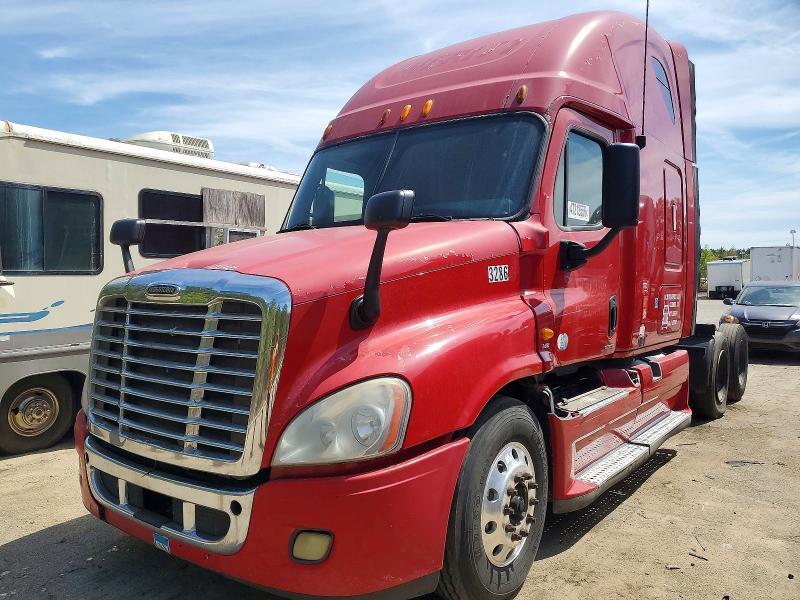 2011 Freigliner 2011 Freightliner Cascadia Semi Truck