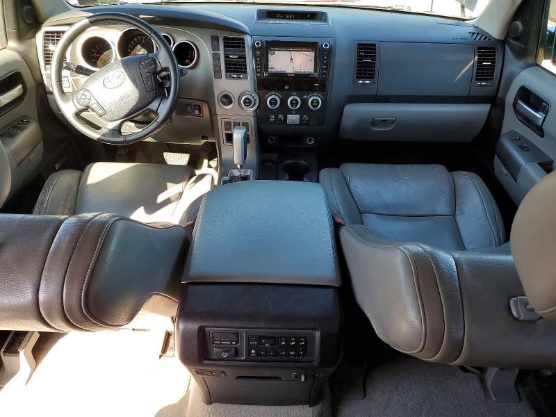 2010 Toyt Sequoia li