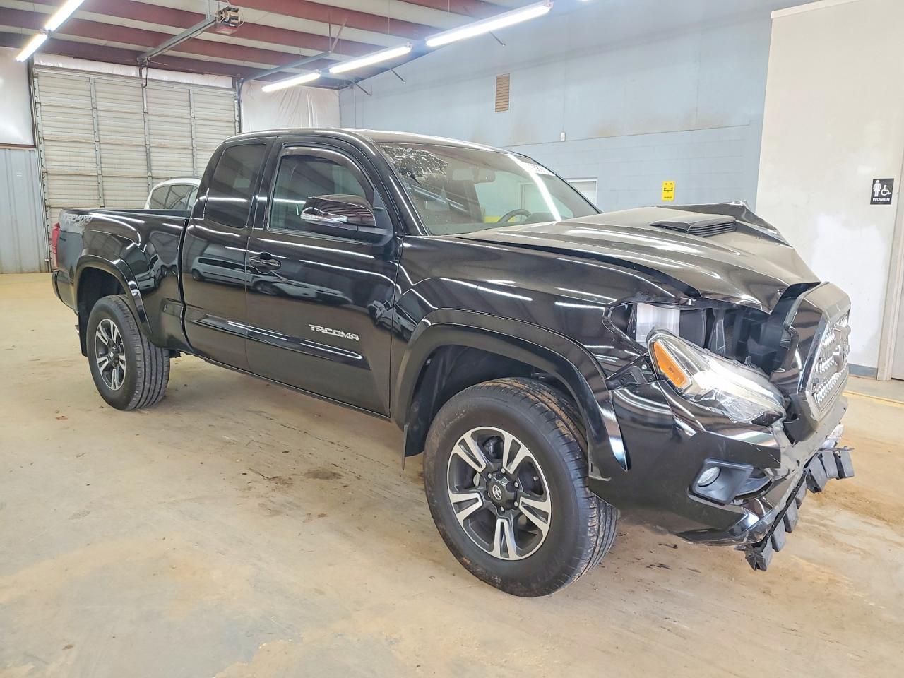 2017 Toyota Tacoma TRD Sport