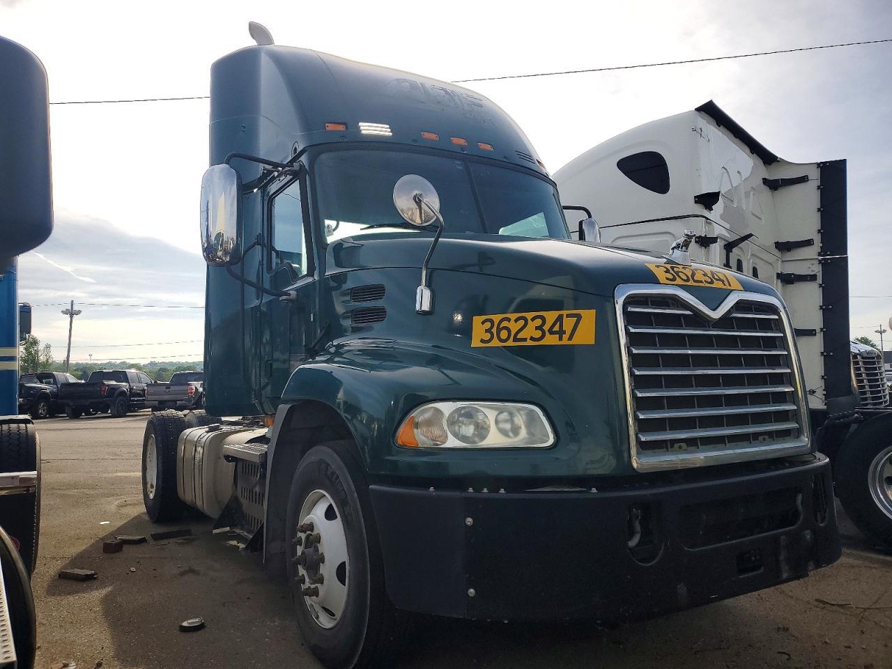 2017 Mack CXU612 Semi Truck