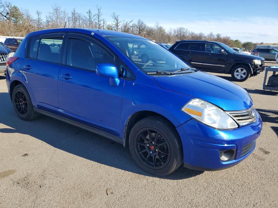 2011 Nissan Versa 1.8 s