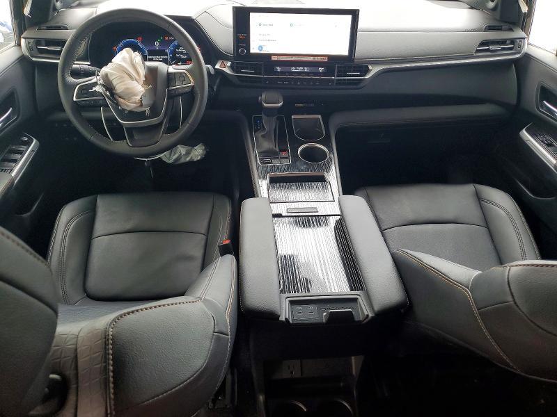 2025 Toyota Sienna Woodland Edition