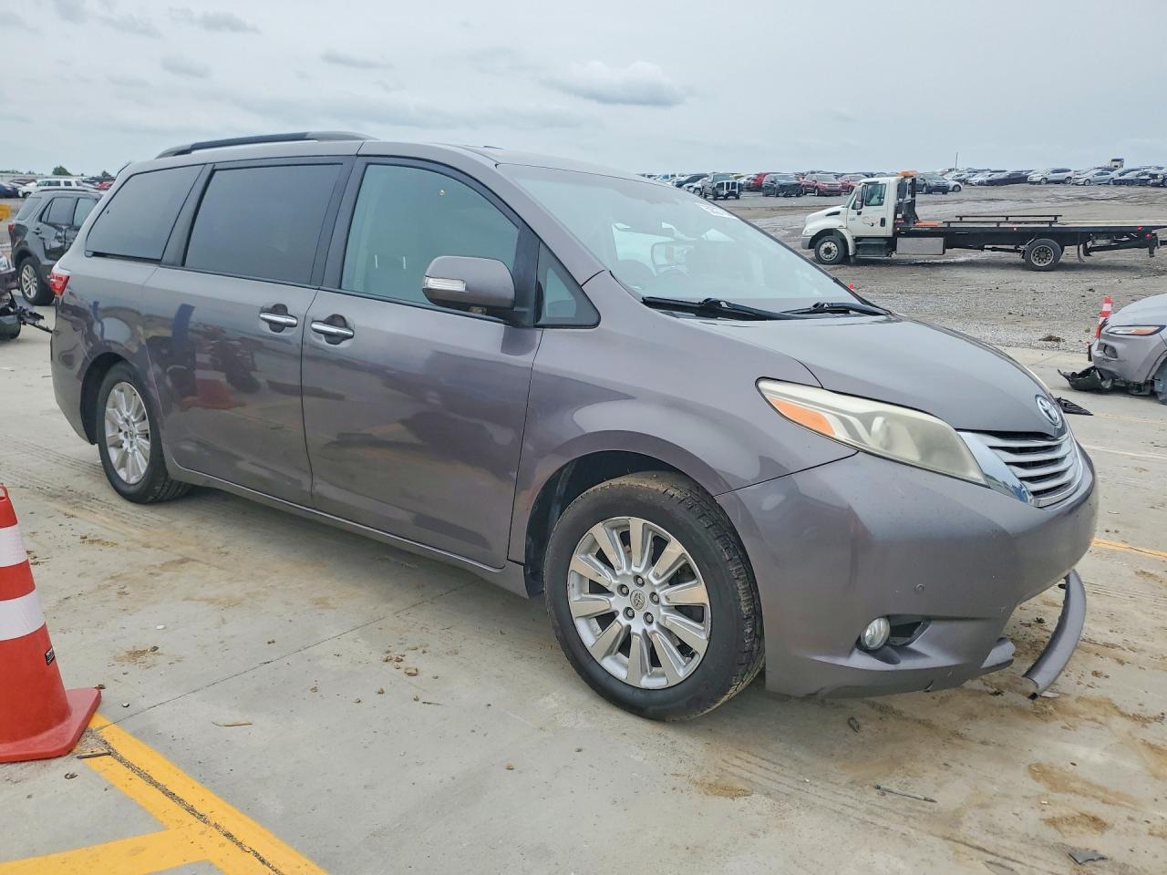 2015 Toyota Sienna Limited Premium 7-passenger