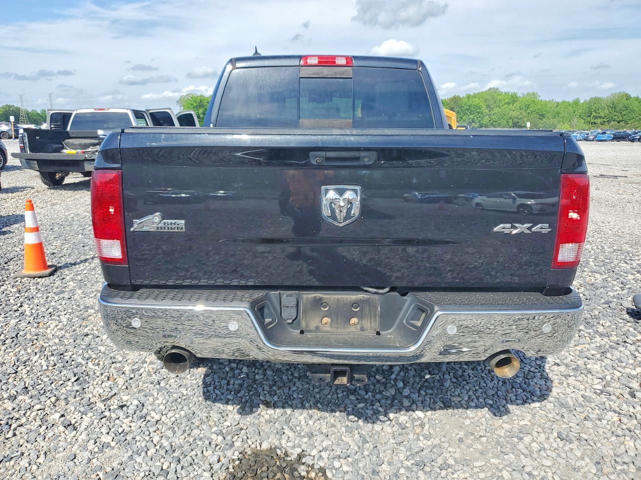 2015 Dodge RAM 1500 SLT