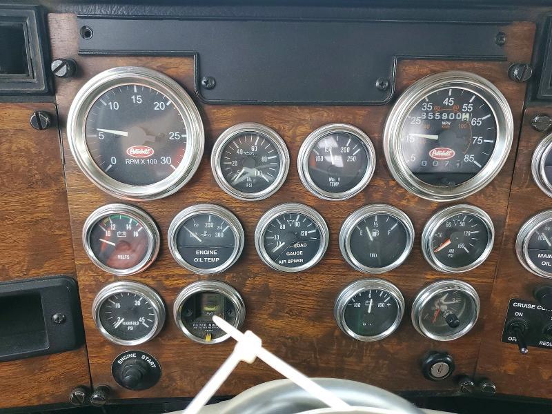 2000 Peterbilt 378 Semi Truck