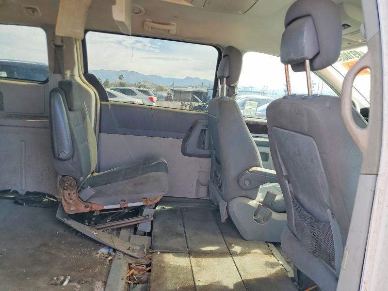 2010 Chrysler Town & Country Touring