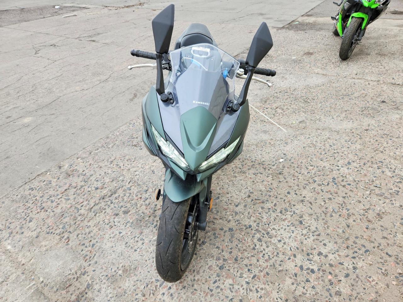 2025 Kawasaki EX650 P