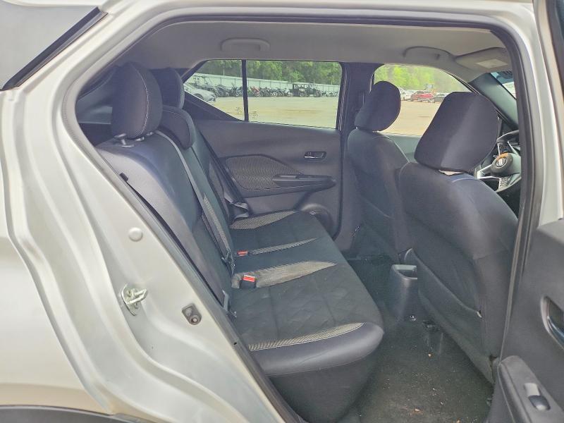 2018 Nissan Kicks sv