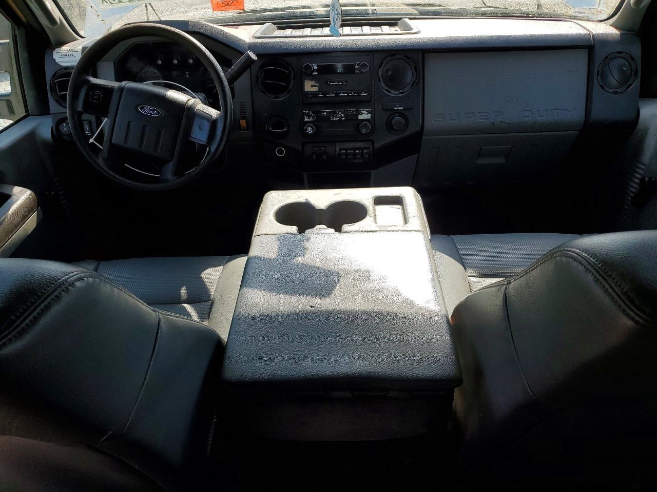 2014 Ford F450 Super Duty Flatbed Truck