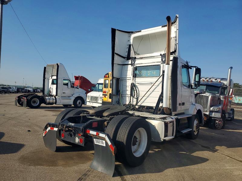 2017 Volvo VN VNL-Semi Truck