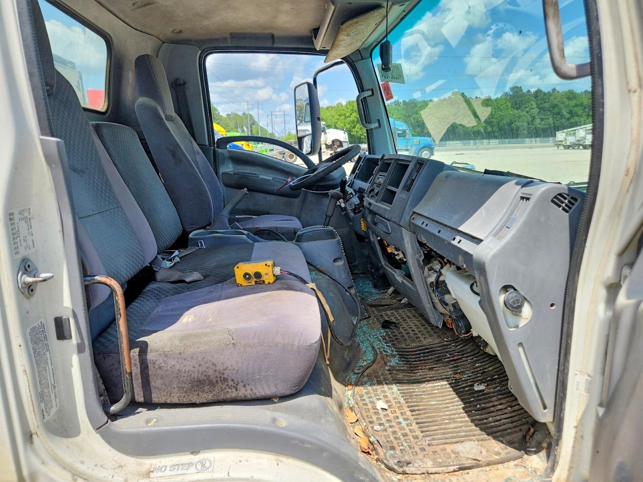 2015 Isuzu NPR HD
