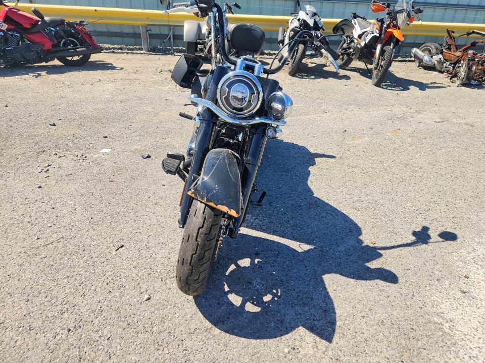 2025 Harley-Davidson Flhc