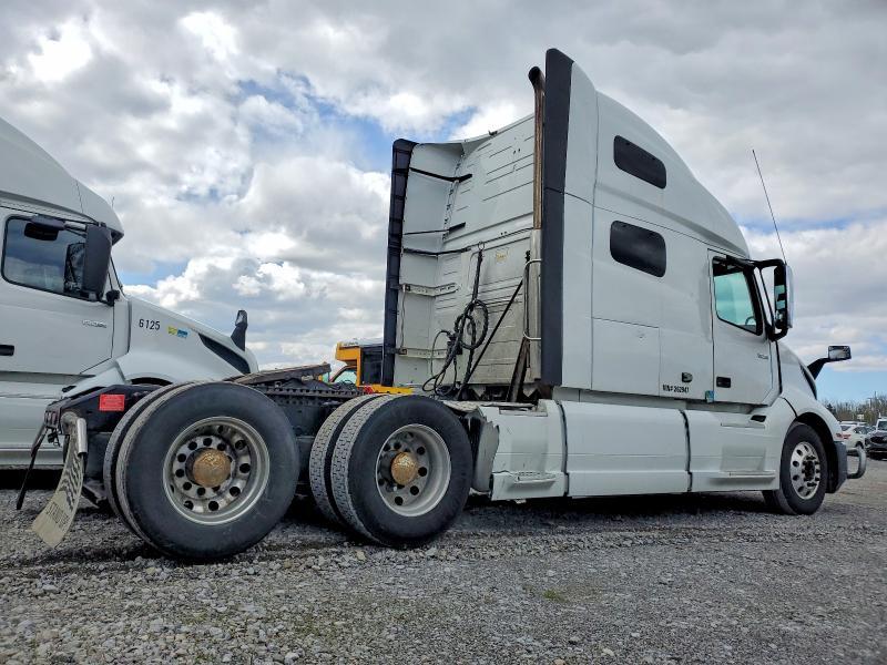 2021 Volv O VNL Semi Truck