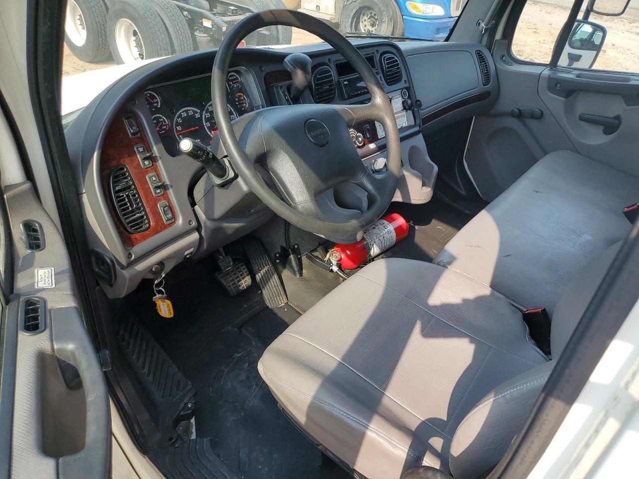 2019 Freigliner 2019 Freightliner Business Class M2 BOX Truck