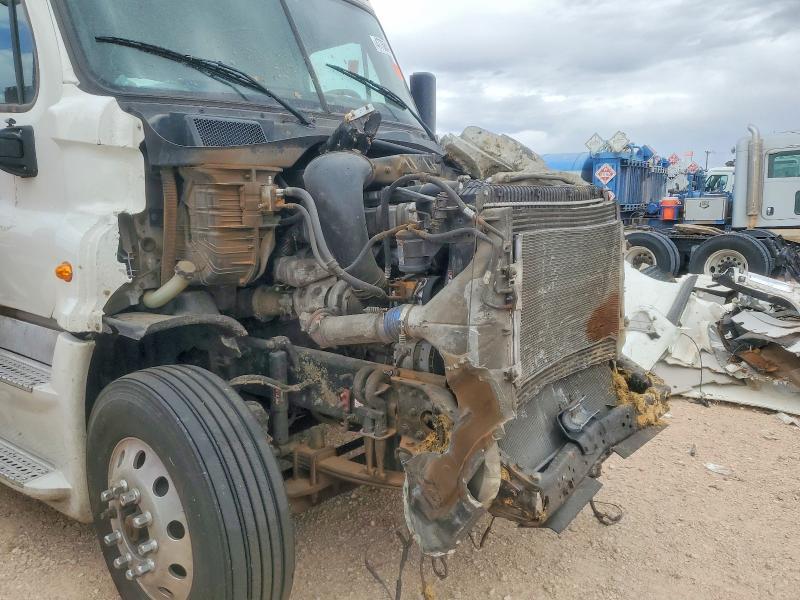 2015 Freigliner Cascadia 125