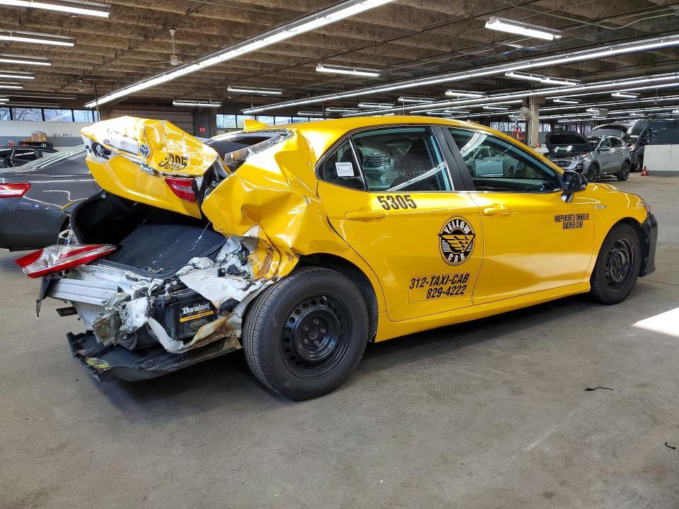 2019 Toyota Camry Hybrid le