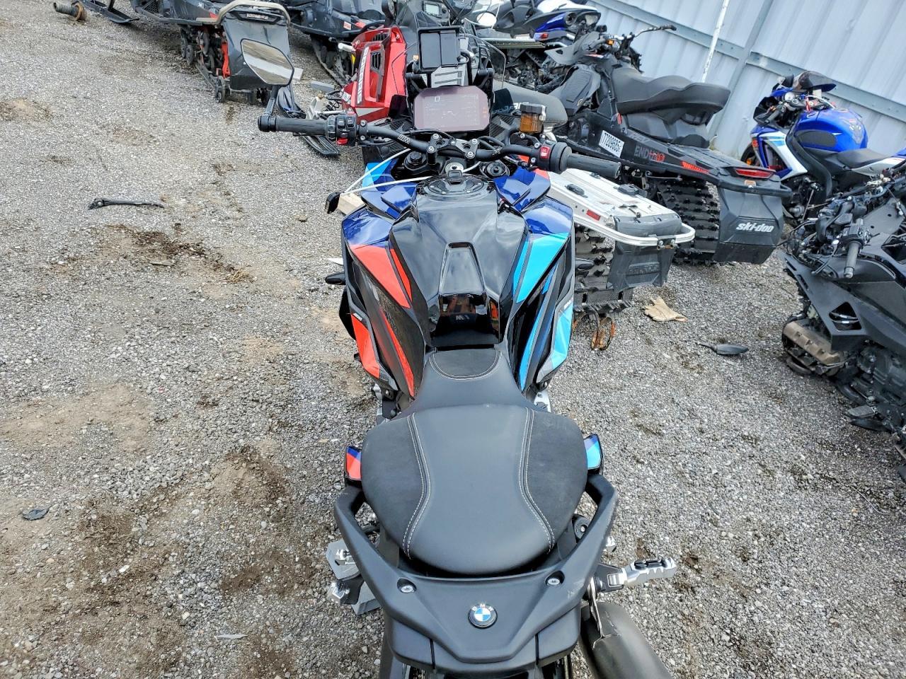 2025 BMW M1000XR