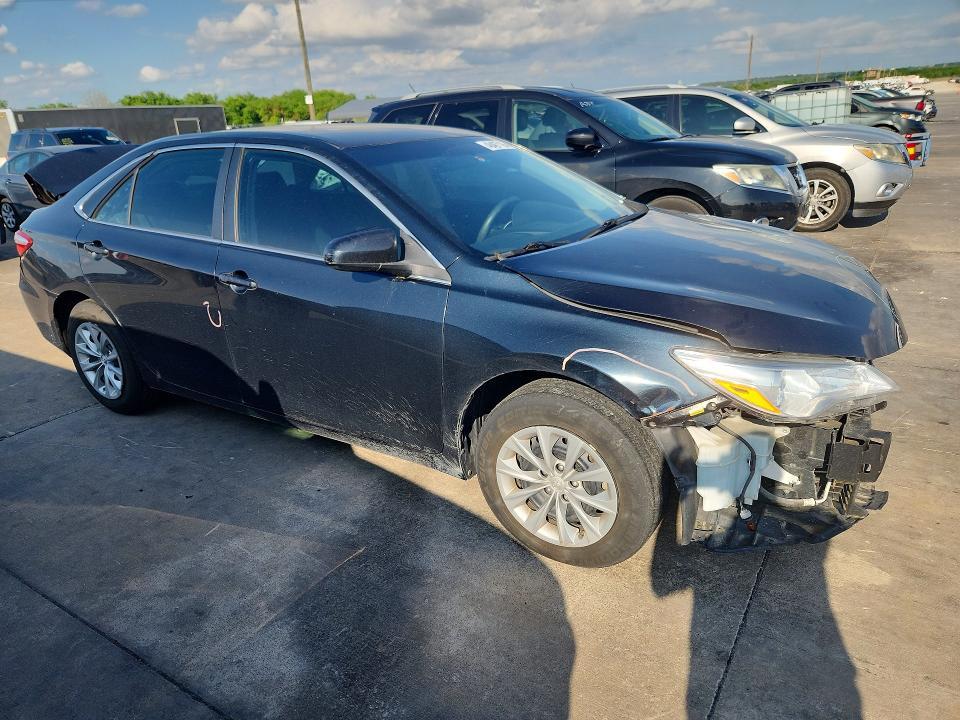 2016 Toyota Camry le