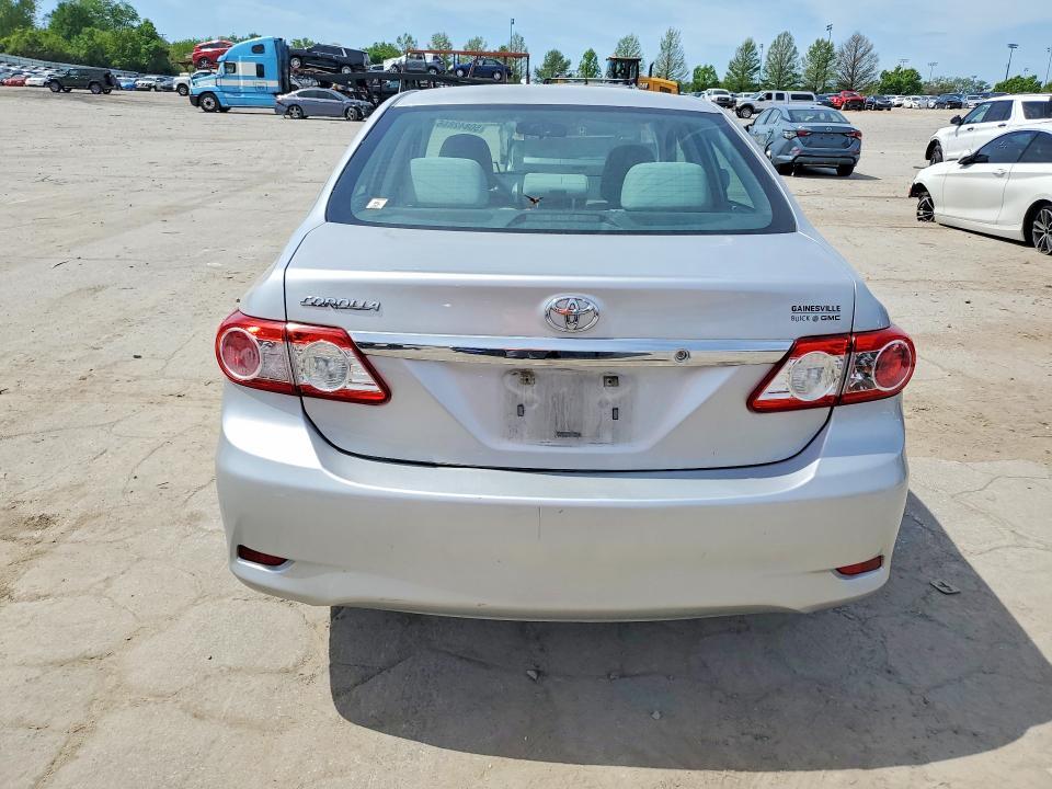 2013 Toyota Corolla l