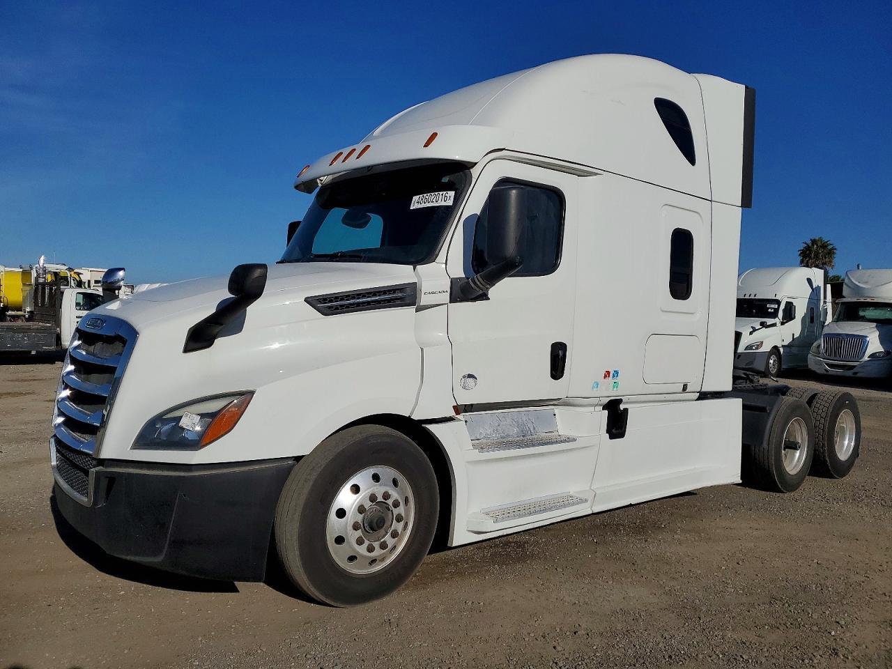 2020 Freigliner 2020 Freightliner Cascadia 126 Semi Truck