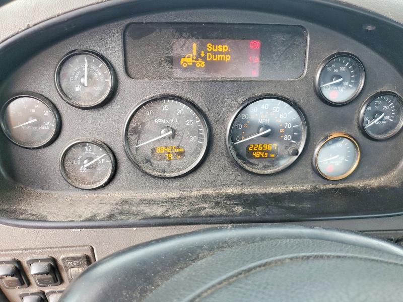 2017 Peterbilt 348 Semi Truck