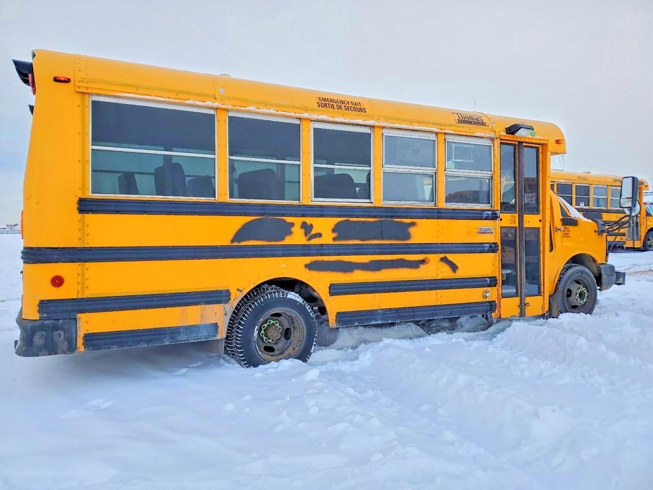 2011 Chev Express Cutaway G4500