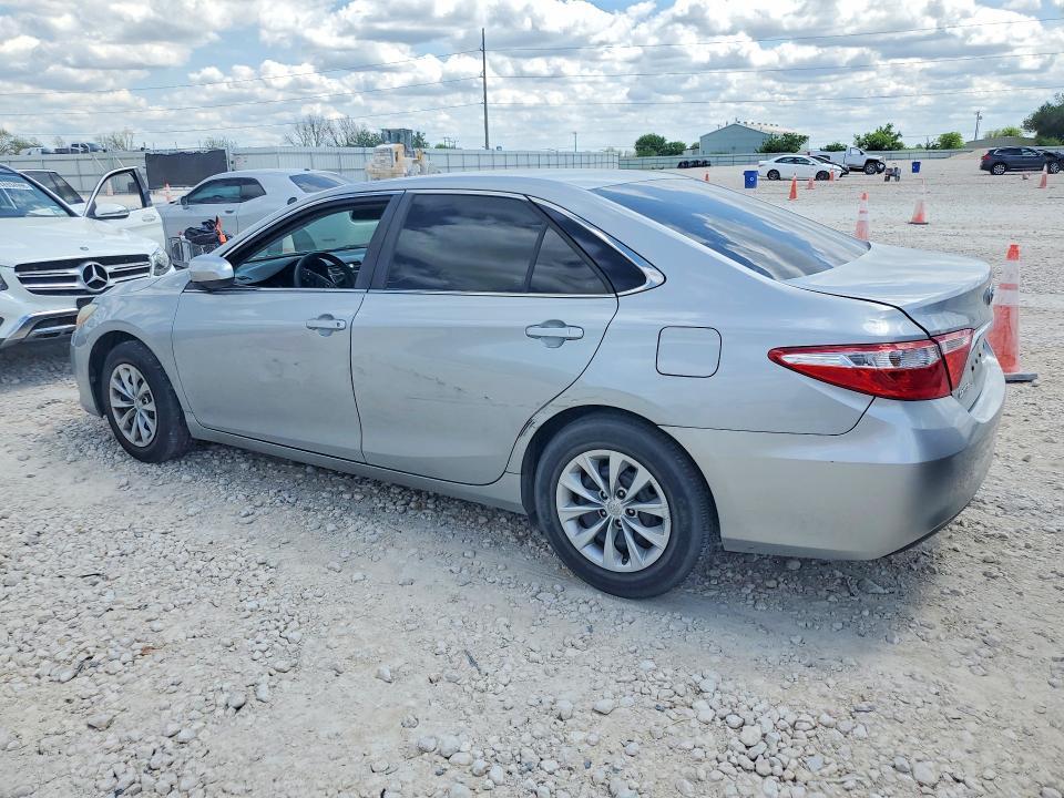 2016 Toyota Camry le