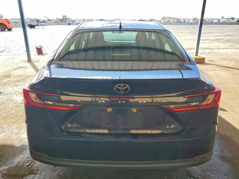 2025 Toyota Camry le