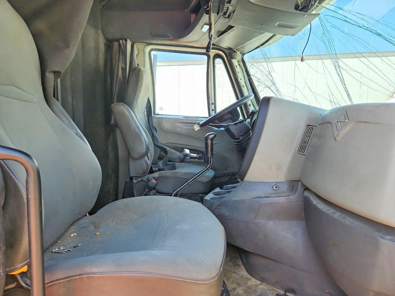 2014 International Prostar Semi Truck