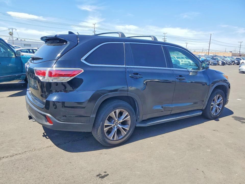 2016 Toyota Highlander le Plus