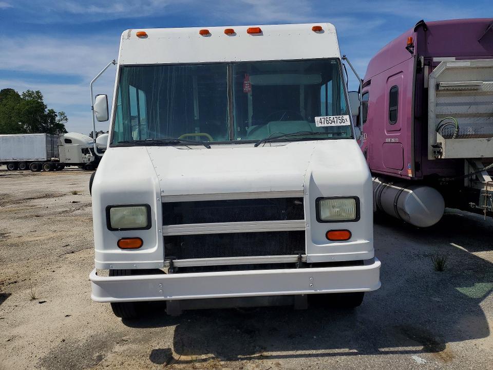 1999 Freightliner MT45 Chassis Delivery Truck