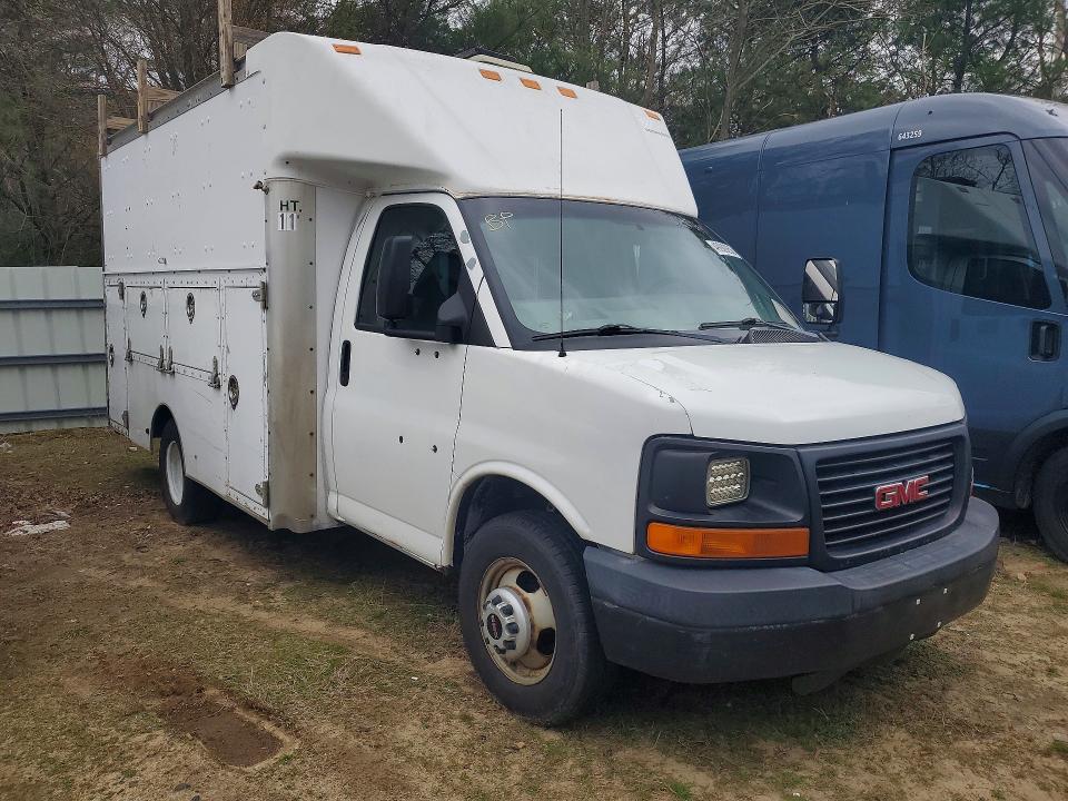2004 GMC Savana Cutaway G3500