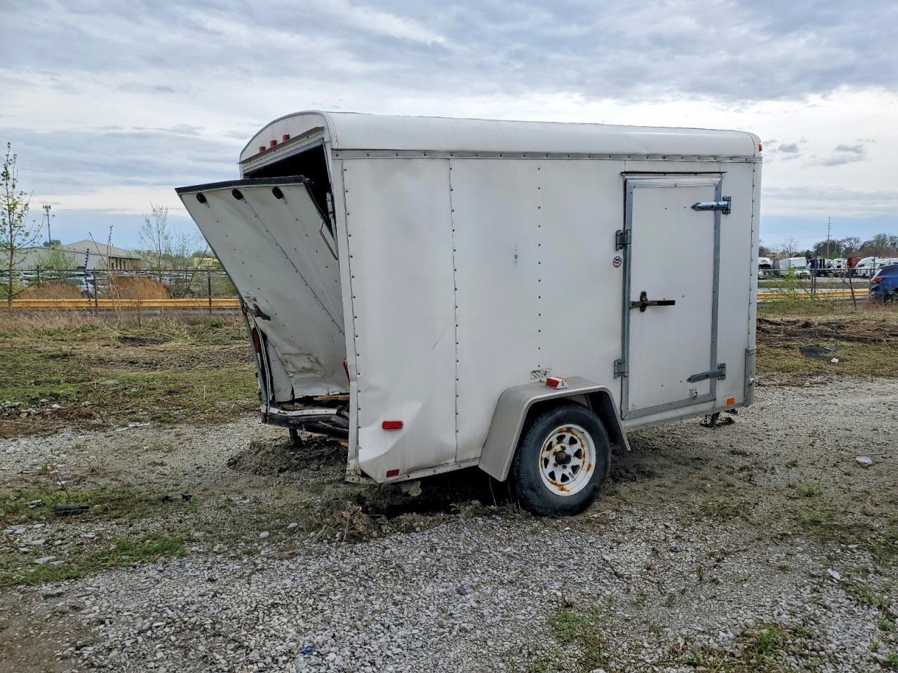 2004 United UE0014 Enclosed Cargo Trailer