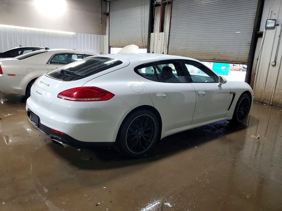 2014 Porsche Panamera 2