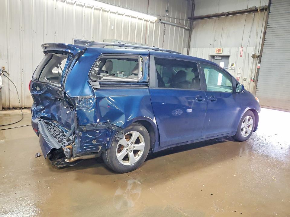 2011 Toyota Sienna le 8-passenger