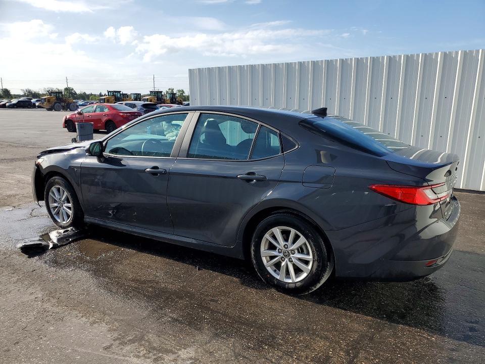 2026 Toyota Camry le