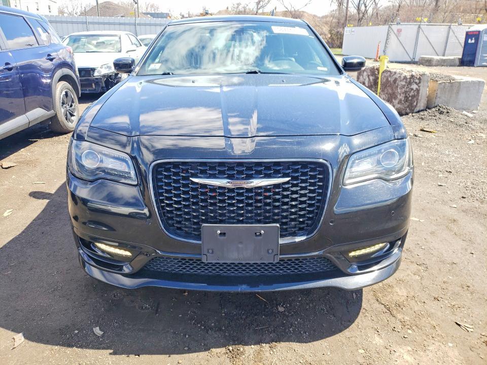 2019 Chry 300