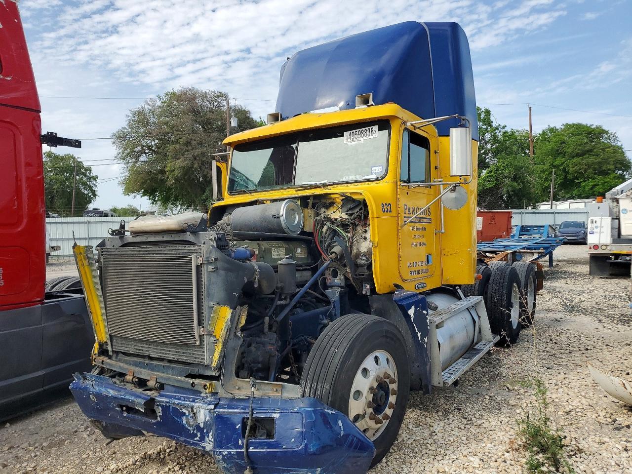 2003 Freightliner FLD120 Semi Truck