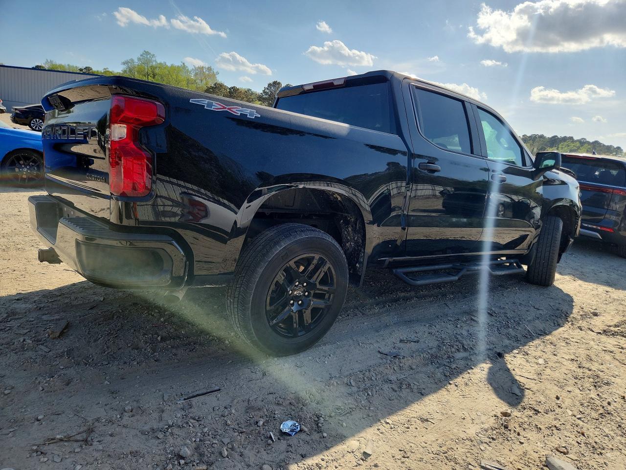 2023 Chevrolet Silverado K1500 Custom