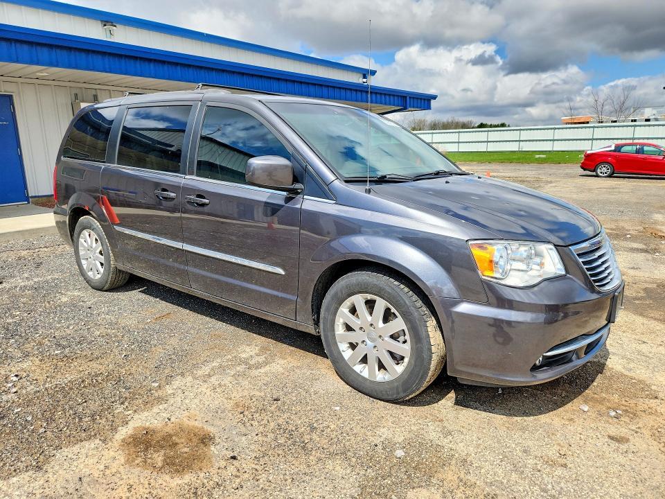 2016 Chrysler Town & Country Touring