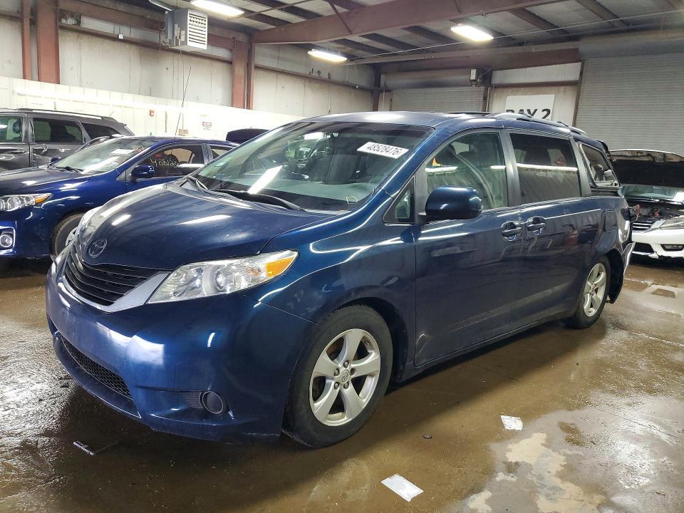 2011 Toyota Sienna le 8-passenger
