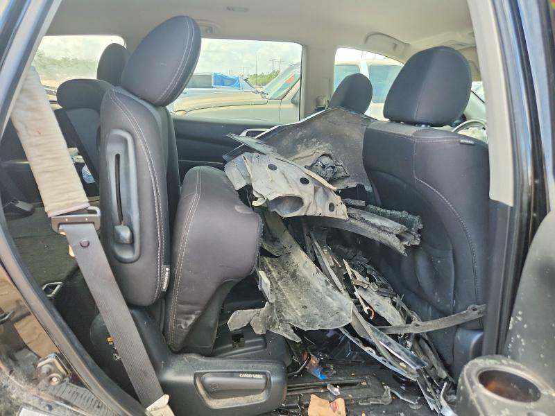 2020 Nissan Pathfinder sv