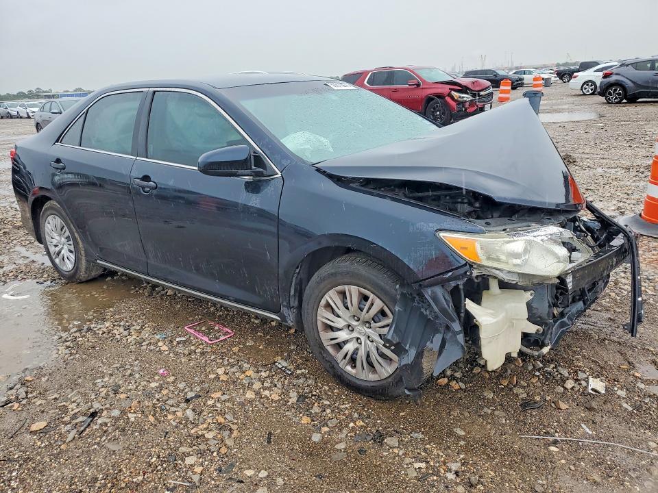 2013 Toyota Camry le