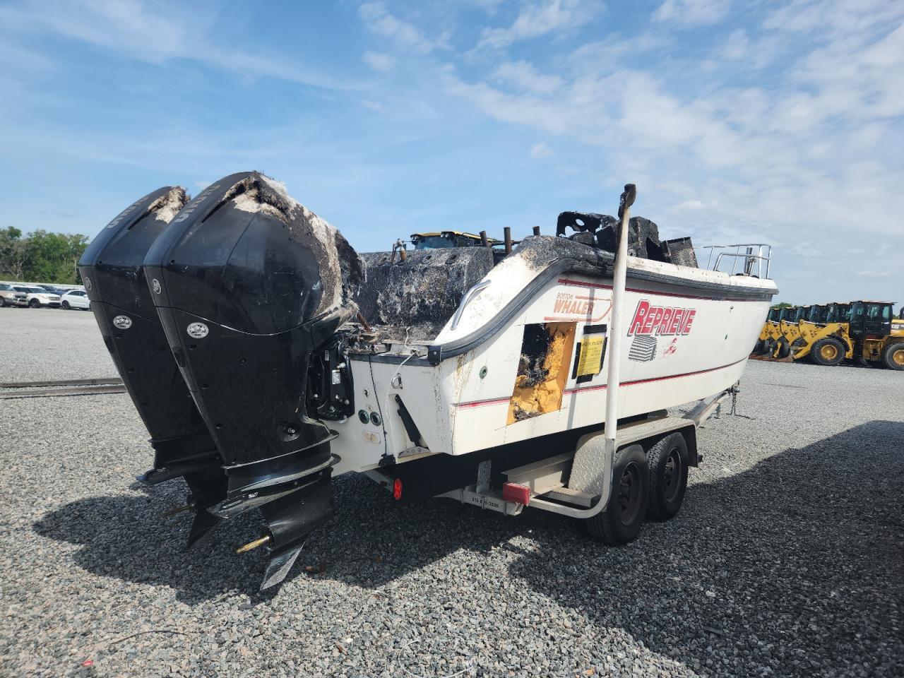 2001 Boston Whaler 26 Outrage-Boat