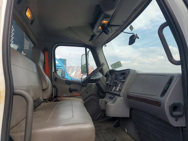 2014 Freightliner Business Class M2 Flatbed Truck