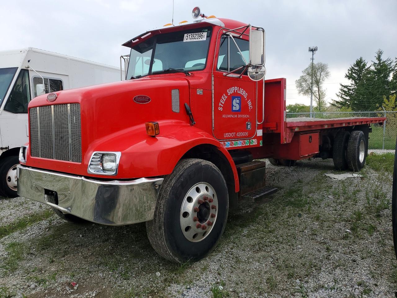 2003 Peterbilt 330 Flatbed Truck