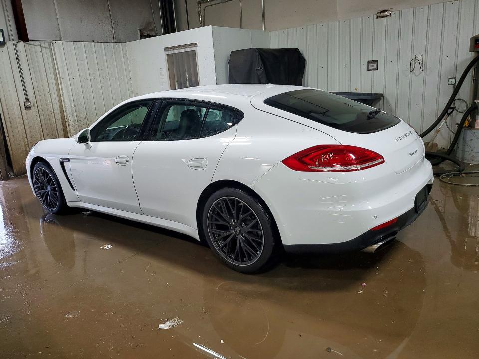 2014 Porsche Panamera 2