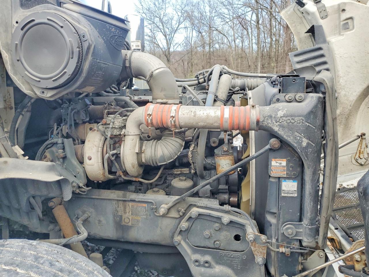 2012 Peterbilt 587 Semi Truck