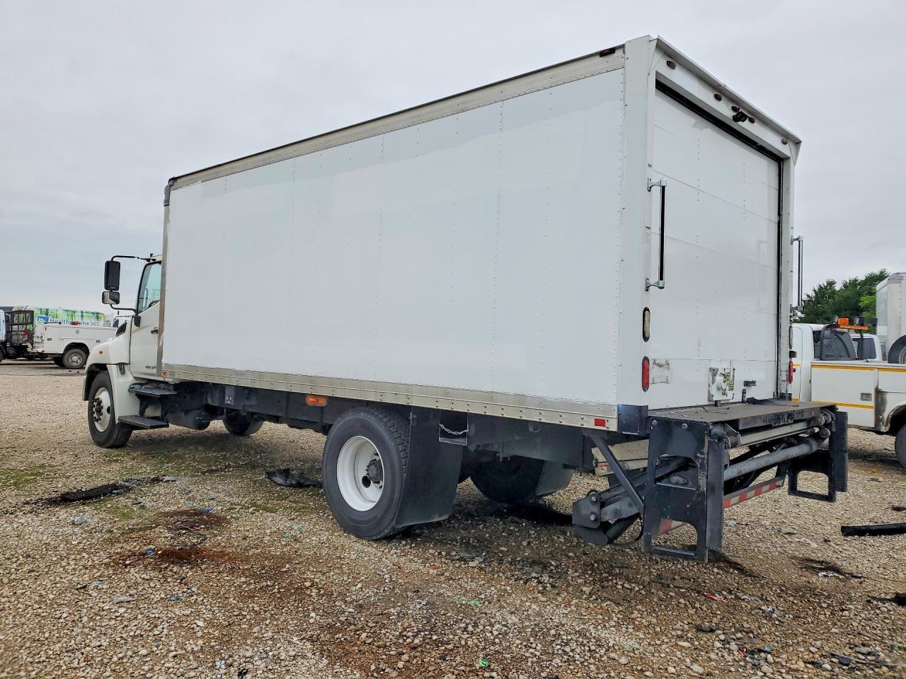2013 Hino 258/268 BOX Truck