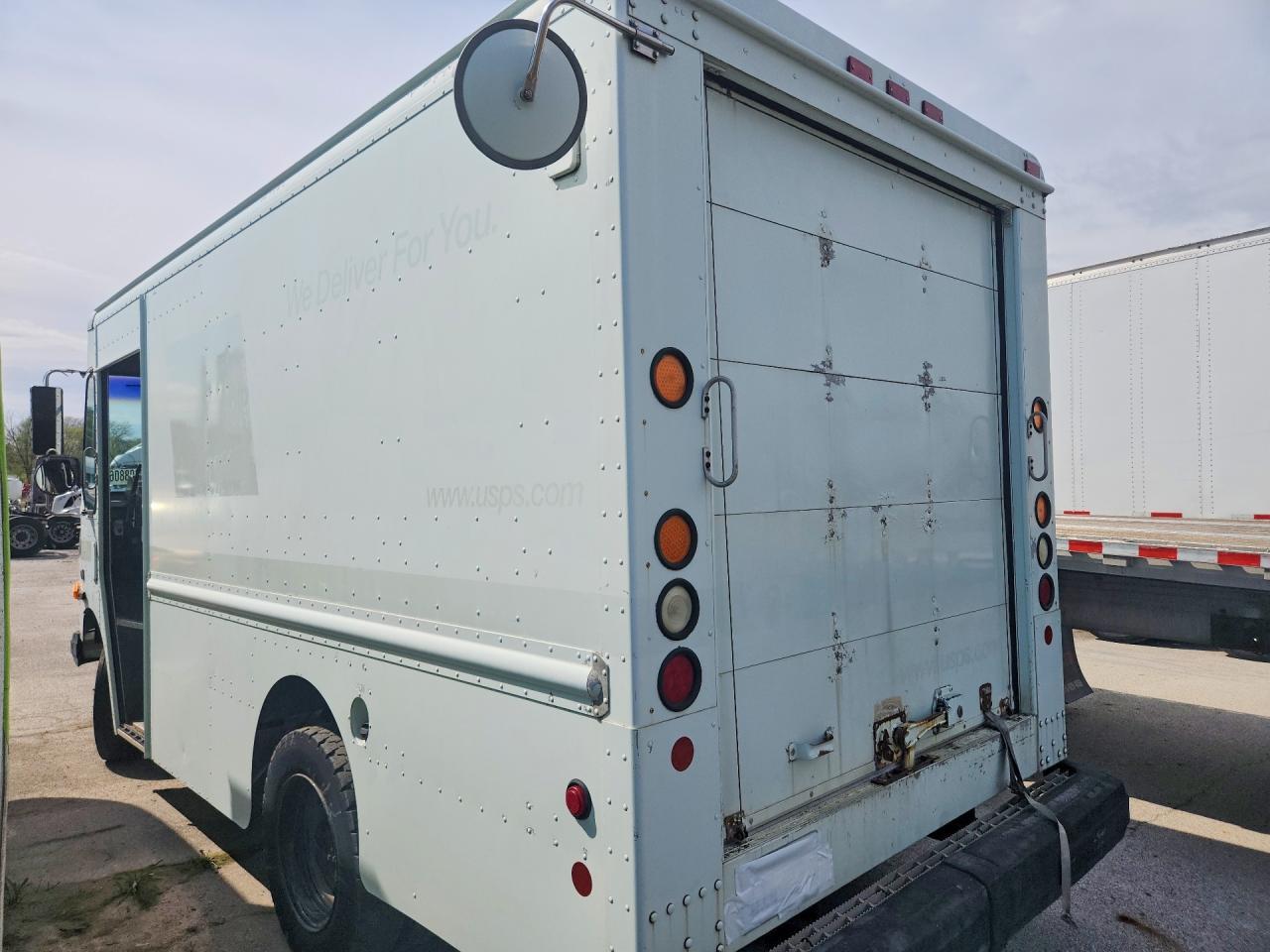 2001 Workhorse Custom Chassis 2002 Workhorse P42 Delivery Truck